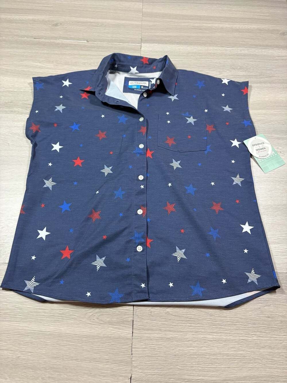 Magellan Outdoors Americana Stars Top Size M Blue Short Sleeve Shirt